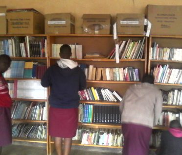 2018-10-Burundi-Elèves au Biblio